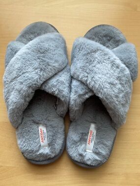 Faux Fur Crossover Slider Slippers, Size US9-10 or UK7-8.